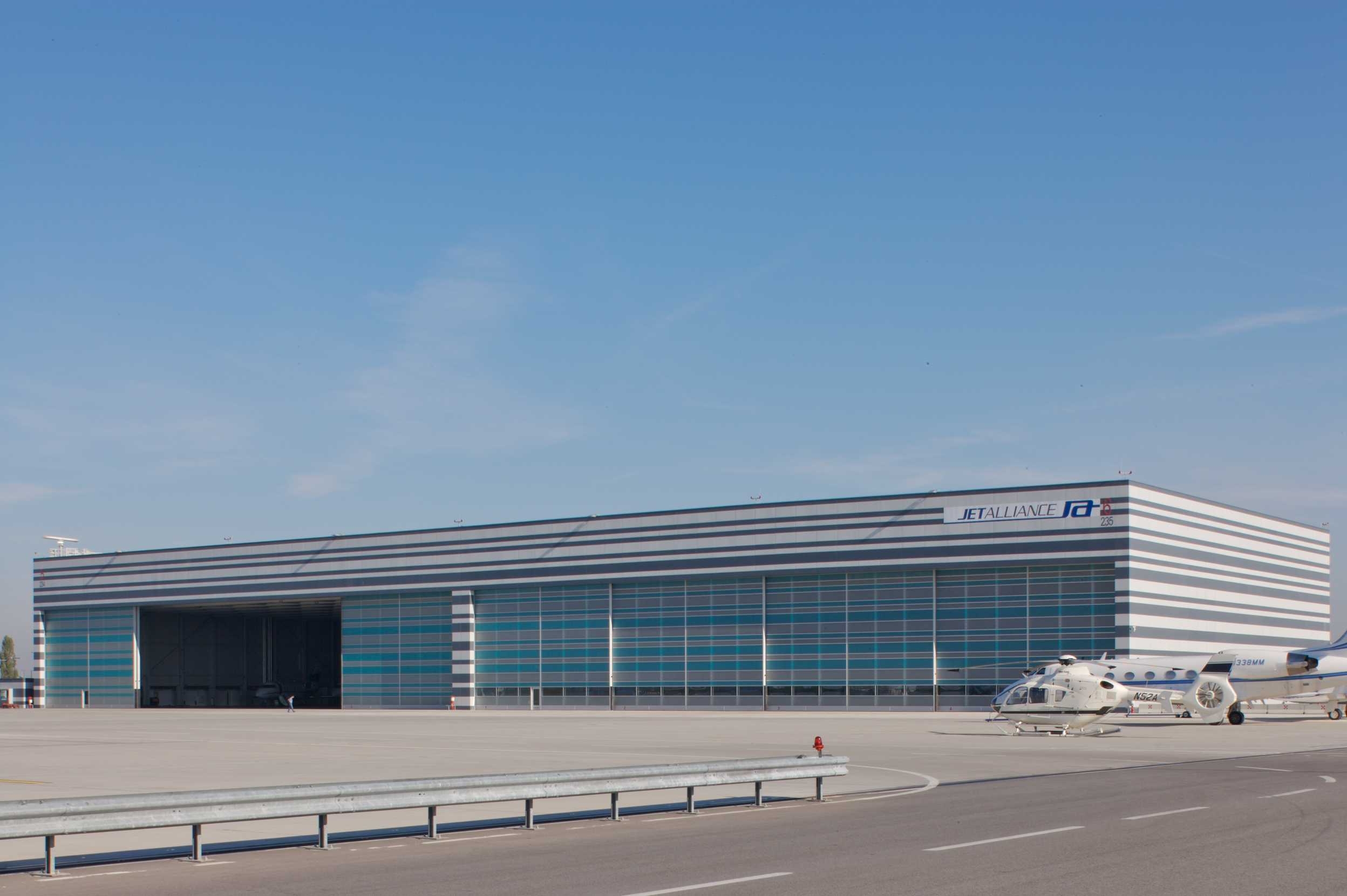 Airport Suppliers Press Release Butzbach GmbH Hangar Doors Customised Hangar Doors